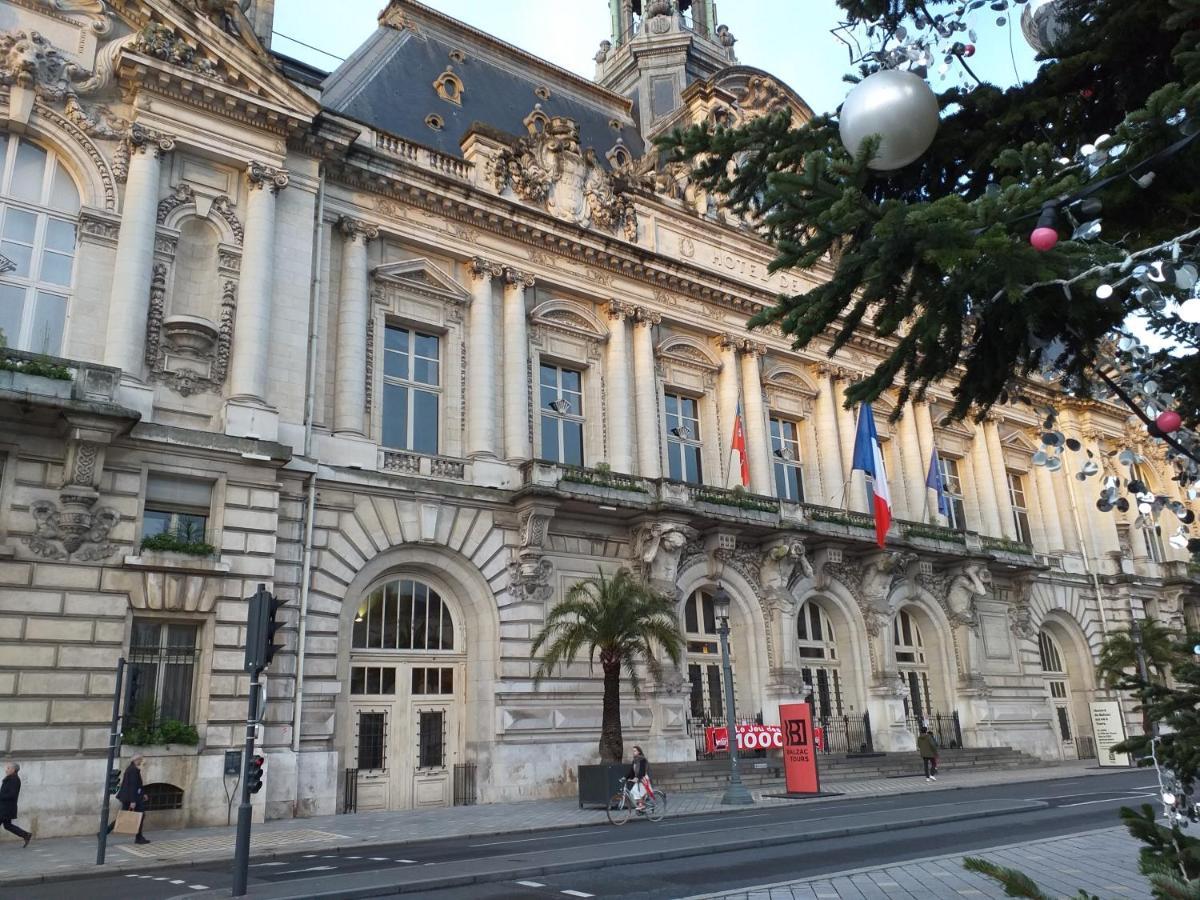 Appartement Au Calme, Avec Parc Prive, 50M Du Tram Τουρ Εξωτερικό φωτογραφία